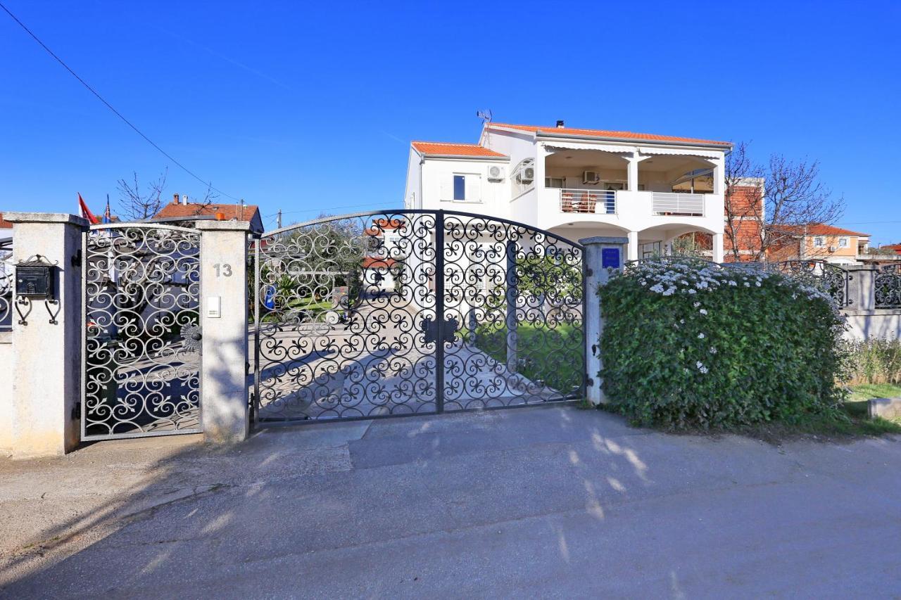 הוילה זאדאר Hacienda Mia With Pool And Yacuzzi, Free Parking מראה חיצוני תמונה