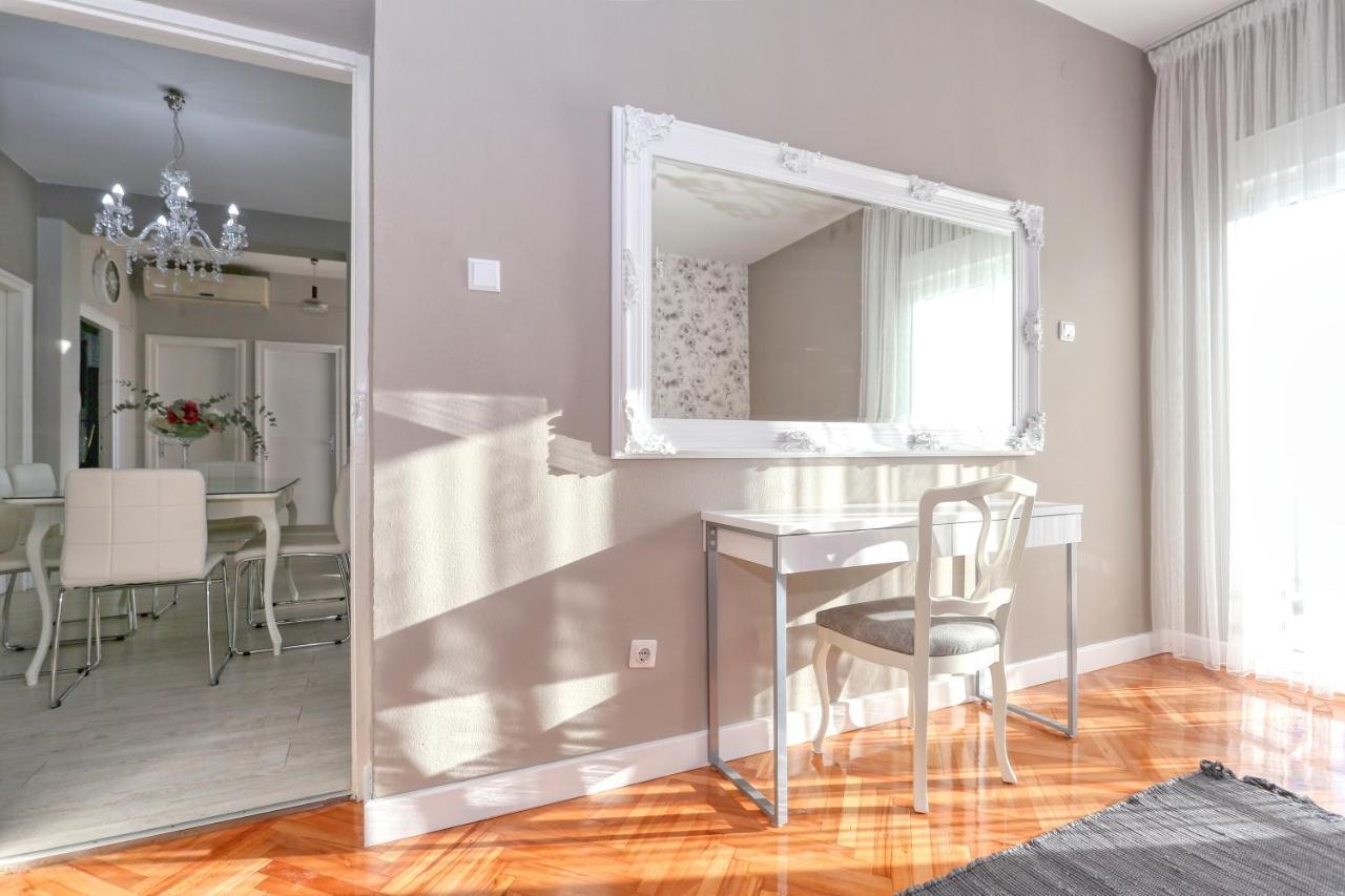 הוילה זאדאר Hacienda Mia With Pool And Yacuzzi, Free Parking מראה חיצוני תמונה