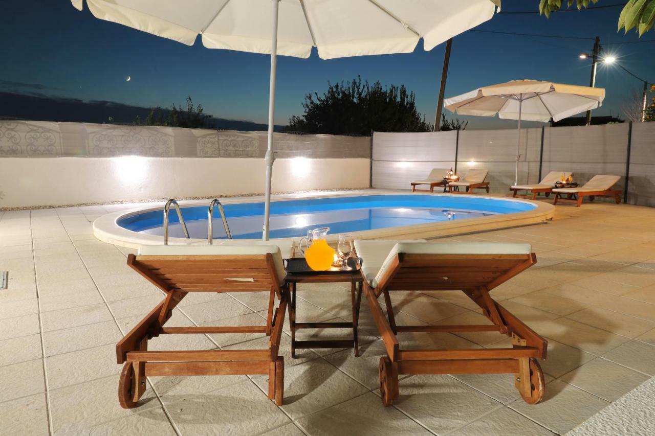הוילה זאדאר Hacienda Mia With Pool And Yacuzzi, Free Parking מראה חיצוני תמונה